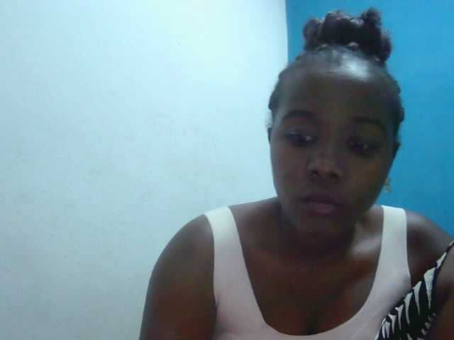 Tinah2 live cam preview