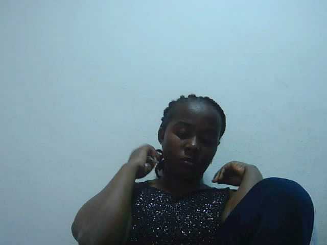 Tinah2 live cam on BongaCams