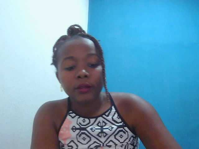 Tinah2 live cam on BongaCams