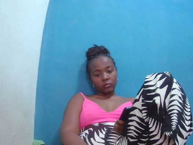 Tinah2 live cam on BongaCams
