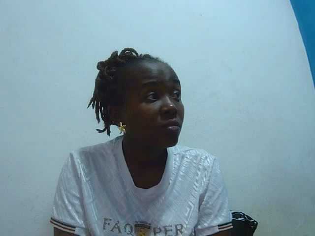 Tinah2 live cam on BongaCams