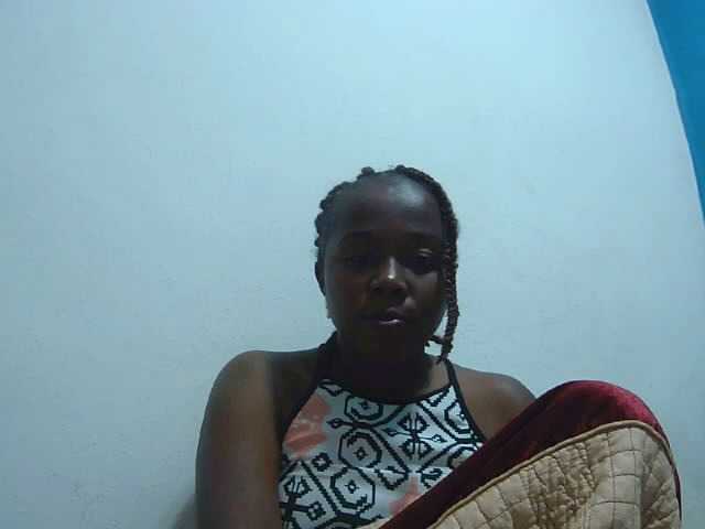 Tinah2 live cam on BongaCams