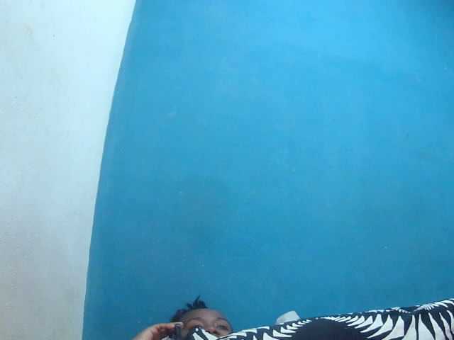 Tinah2 live cam on BongaCams