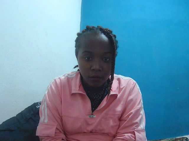 Tinah2 live cam on BongaCams