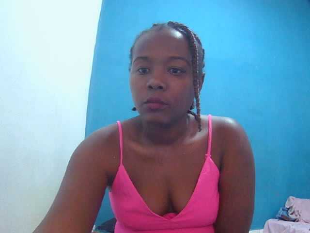 Tinah2 live cam on BongaCams