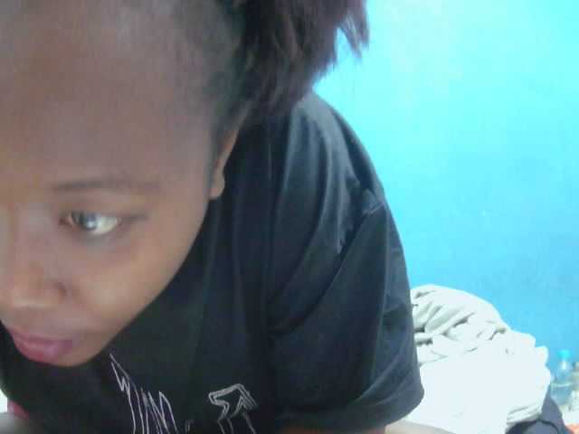 Tinah2 live cam preview
