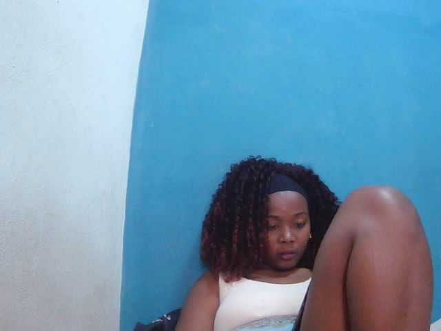 Tinah2 live cam on BongaCams