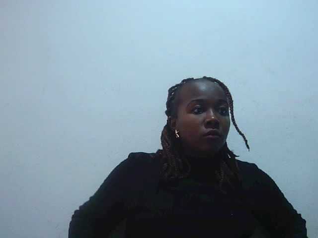 Tinah2 live cam on BongaCams