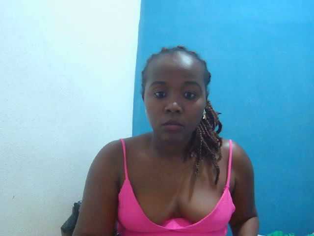 Tinah2 live cam on BongaCams