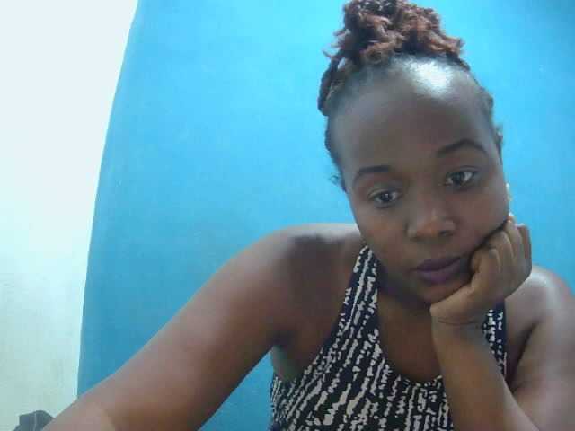 Tinah2 live cam on BongaCams