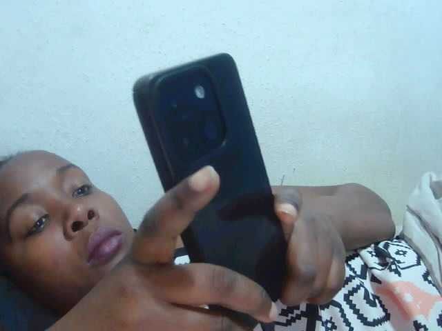Tinah2 live cam on BongaCams