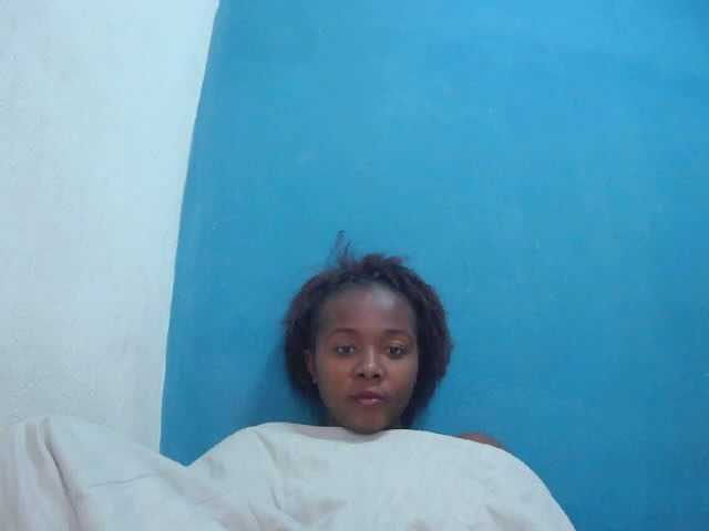 Tinah2 live cam on BongaCams