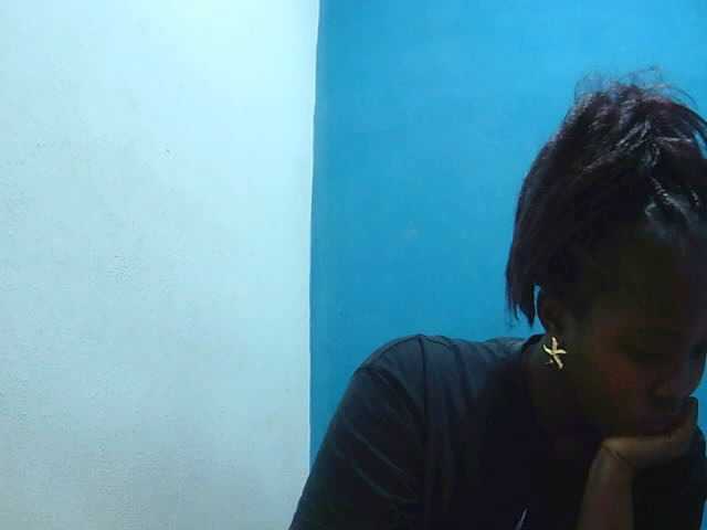 Tinah2 live cam preview