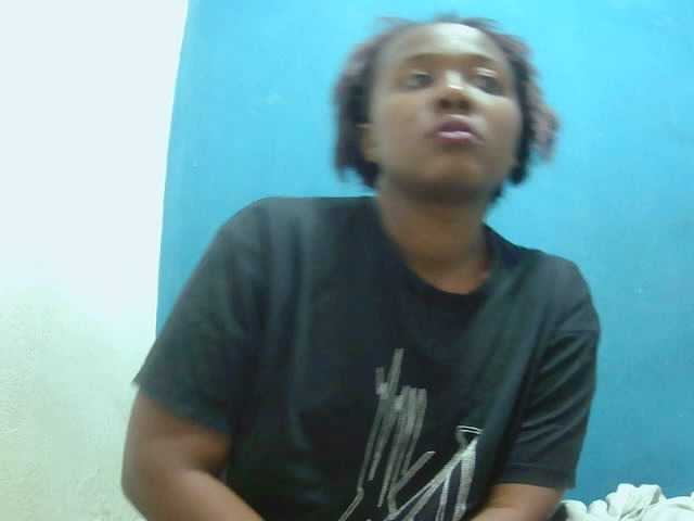 Tinah2 live cam preview