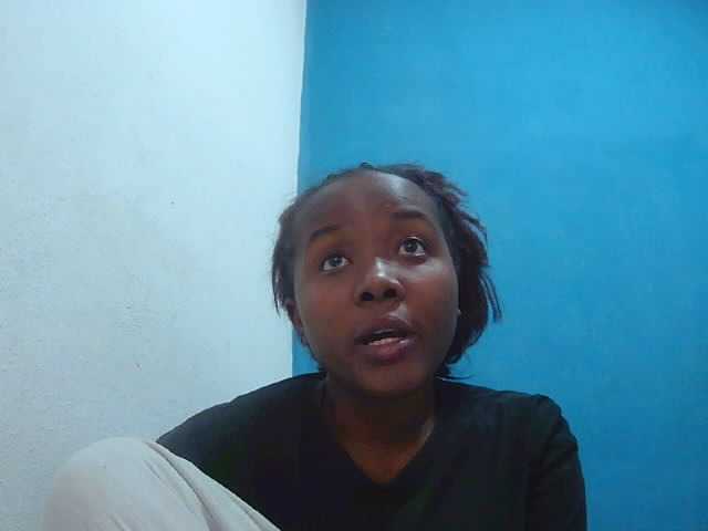Tinah2 live cam preview