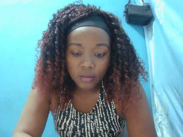 Tinah2 live cam on BongaCams