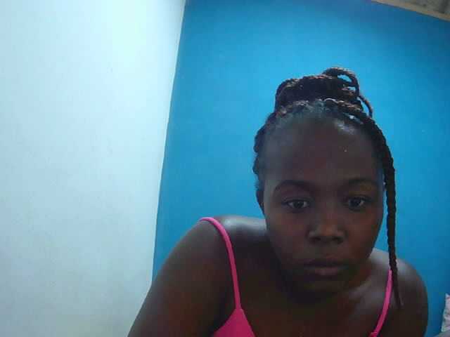 Tinah2 live cam on BongaCams