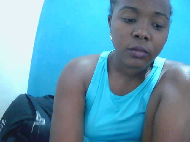 Tinah2 live cam on BongaCams