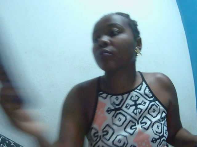 Tinah2 live cam on BongaCams