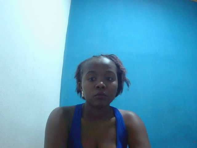 Tinah2 live cam on BongaCams