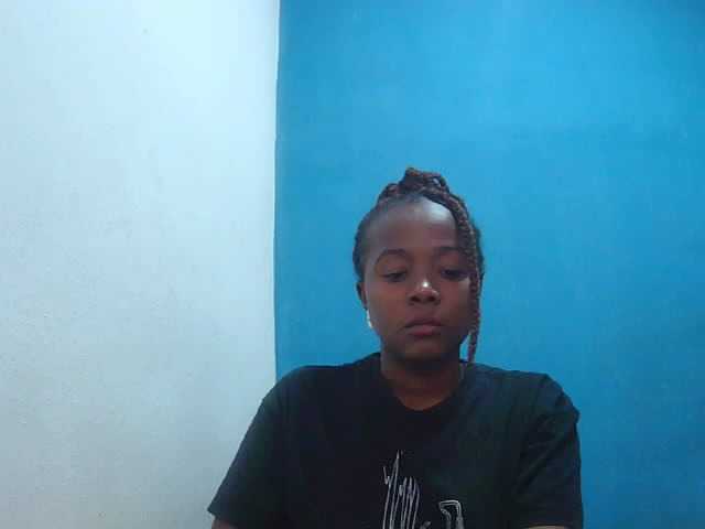 Tinah2 live cam on BongaCams