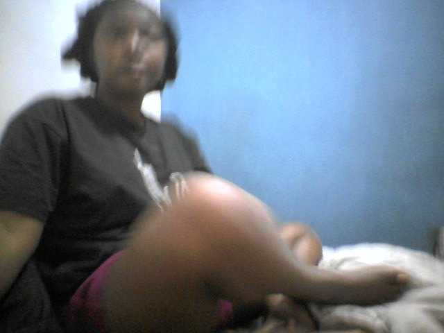 Tinah2 live cam on BongaCams
