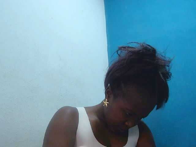 Tinah2 live cam preview