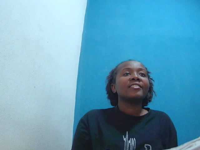 Tinah2 live cam preview