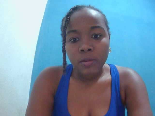 Tinah2 live cam on BongaCams