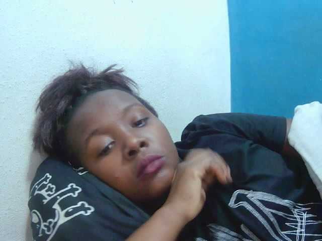 Tinah2 live cam on BongaCams