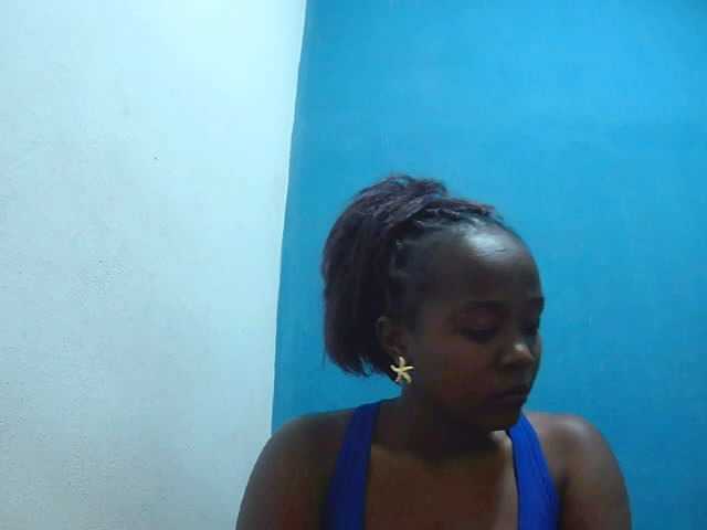 Tinah2 live cam on BongaCams