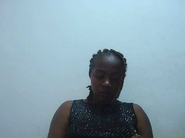 Tinah2 live cam on BongaCams
