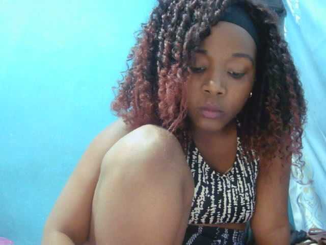 Tinah2 live cam preview