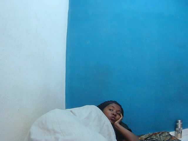Tinah2 live cam preview