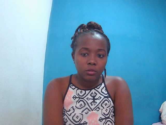 Tinah2 live cam on BongaCams