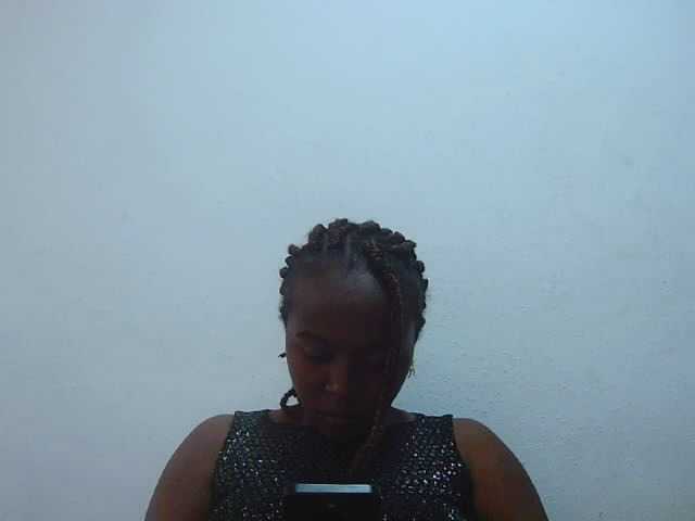 Tinah2 live cam on BongaCams