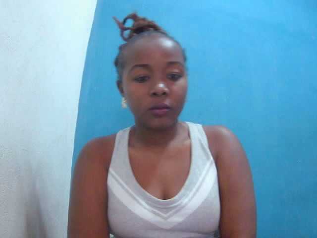 Tinah2 live cam on BongaCams