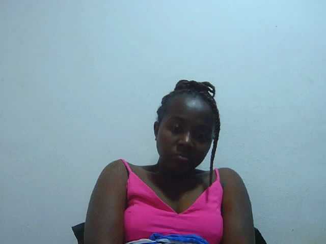 Tinah2 live cam on BongaCams