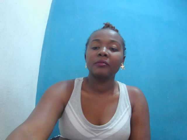 Tinah2 live cam on BongaCams