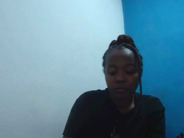 Tinah2 live cam on BongaCams