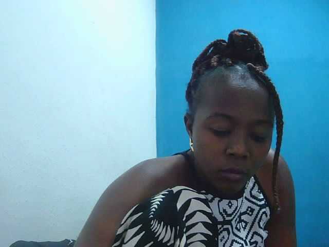 Tinah2 live cam on BongaCams