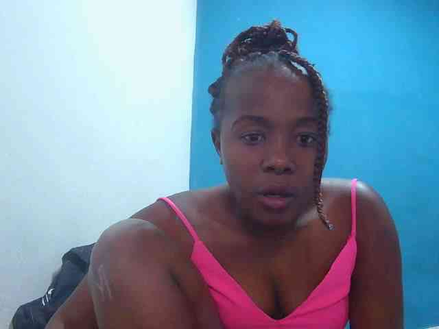 Tinah2 Live Webcam on BongaCams