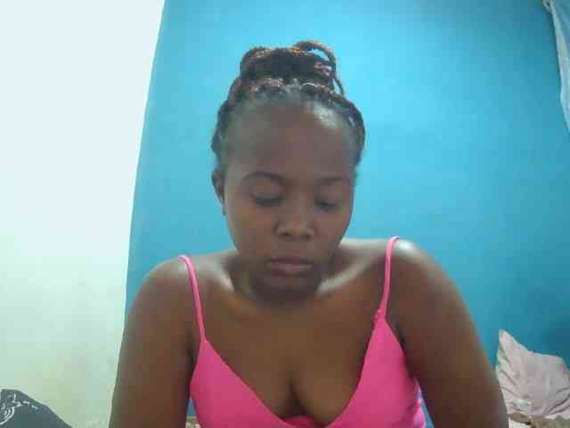 Tinah2 Live Webcam on BongaCams
