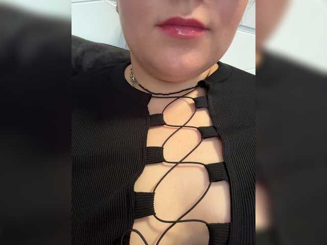 Sweet-butt live cam on BongaCams