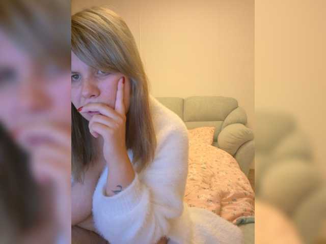 Aksinia09-05 live cam on BongaCams