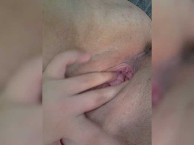 Aksinia09-05 live cam on BongaCams