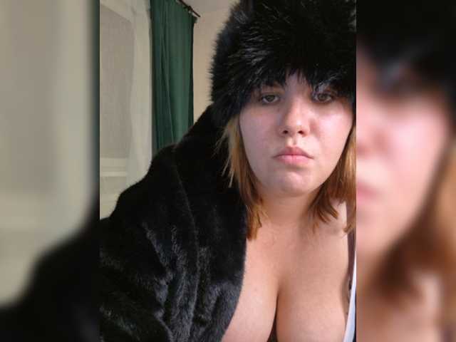 Aksinia09-05 live cam on BongaCams