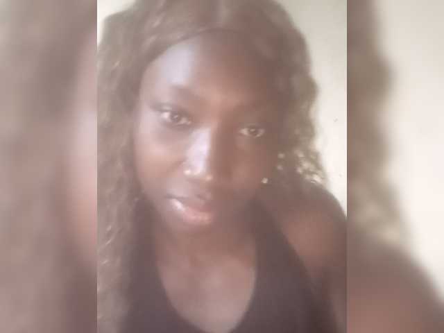 SexyClara18, live now on BongaCams