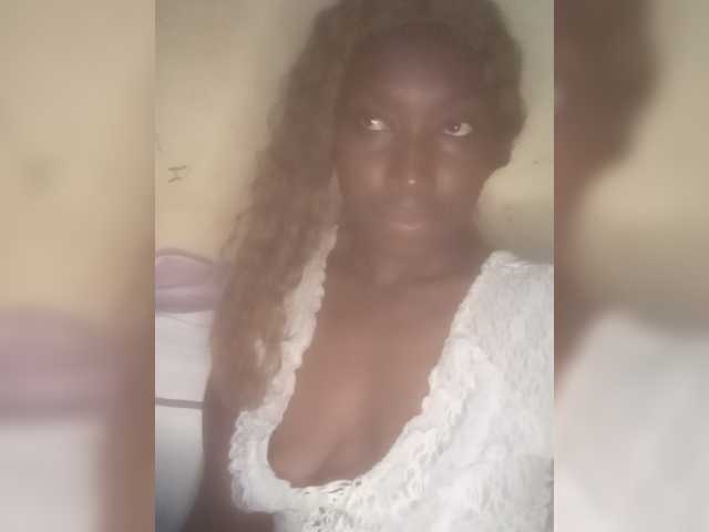 SexyClara18 live cam on BongaCams