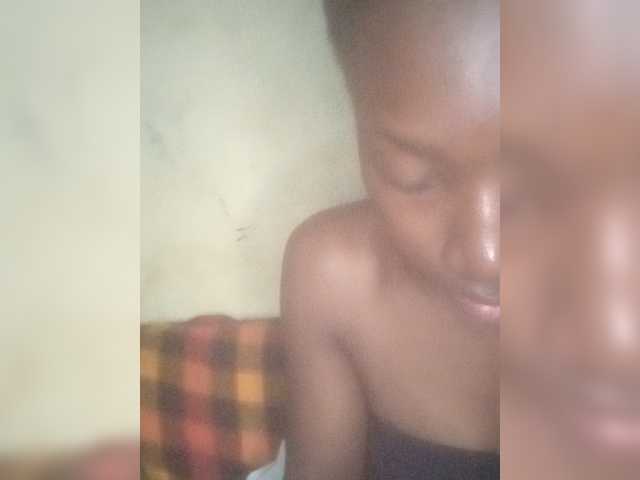 SexyClara18 live cam on BongaCams